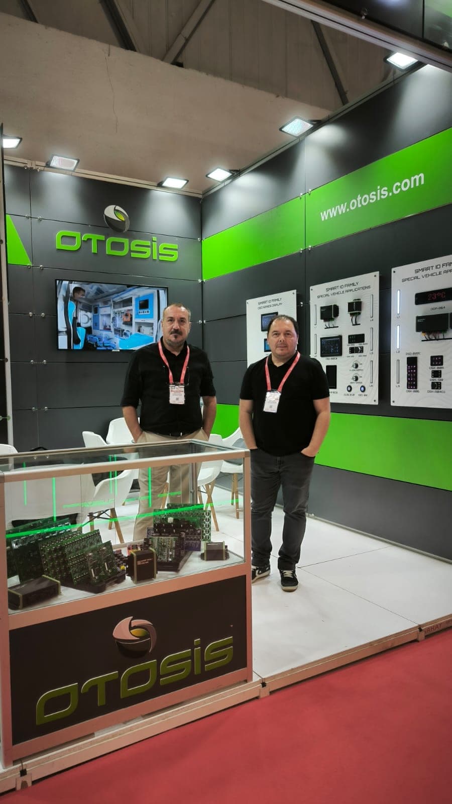 Otosis ekibi fuar standında